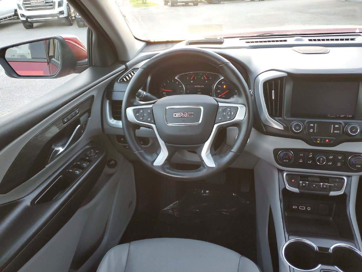 Used 2024 GMC Terrain SLT w/ Infotainment Package II FWD image 12