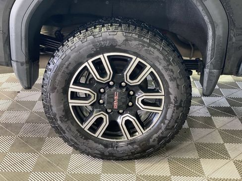 Used 2023 GMC Sierra 2500 AT4 w/ AT4 Premium Plus Package AWD/4WD image 18
