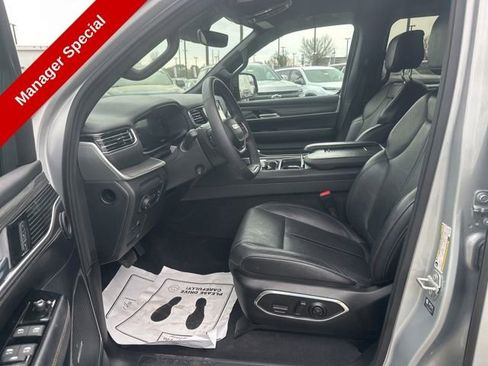 Used 2024 Jeep Wagoneer Series II w/ Flexible Seating Group AWD/4WD image 16