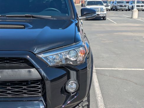 Used 2019 Toyota 4Runner TRD Off-Road Premium AWD/4WD image 10
