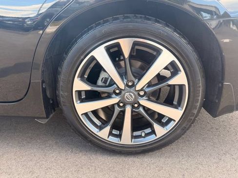 Used 2016 Nissan Altima 2.5 SR FWD image 9