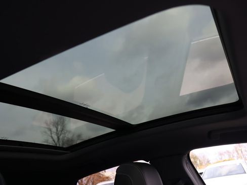 Used 2023 Audi Q4 e-tron Premium Plus w/ Premium Plus image 15