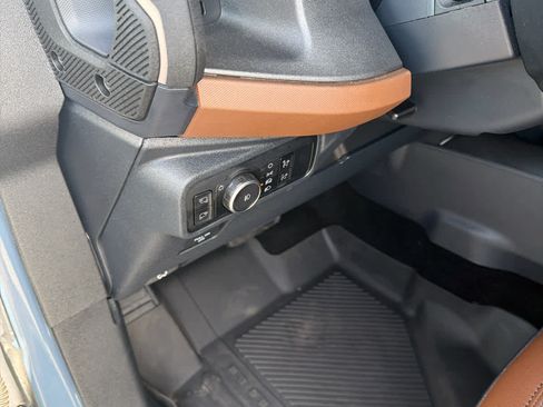 Used 2024 Ford Bronco Outer Banks AWD/4WD image 17