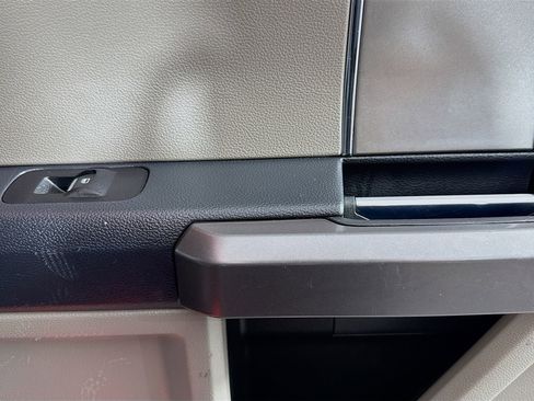 Used 2022 Ford F250 XLT w/ Black Appearance Package image 28