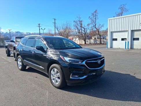Used 2020 Buick Enclave Essence image 1