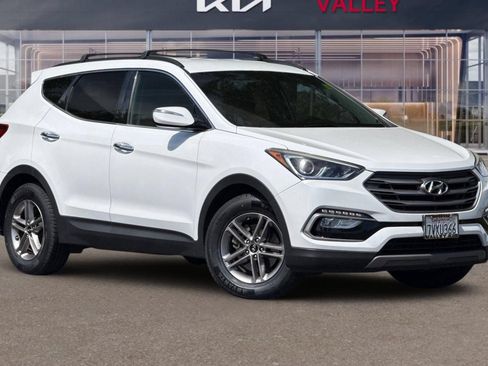 Used 2017 Hyundai Santa Fe Sport FWD image 2