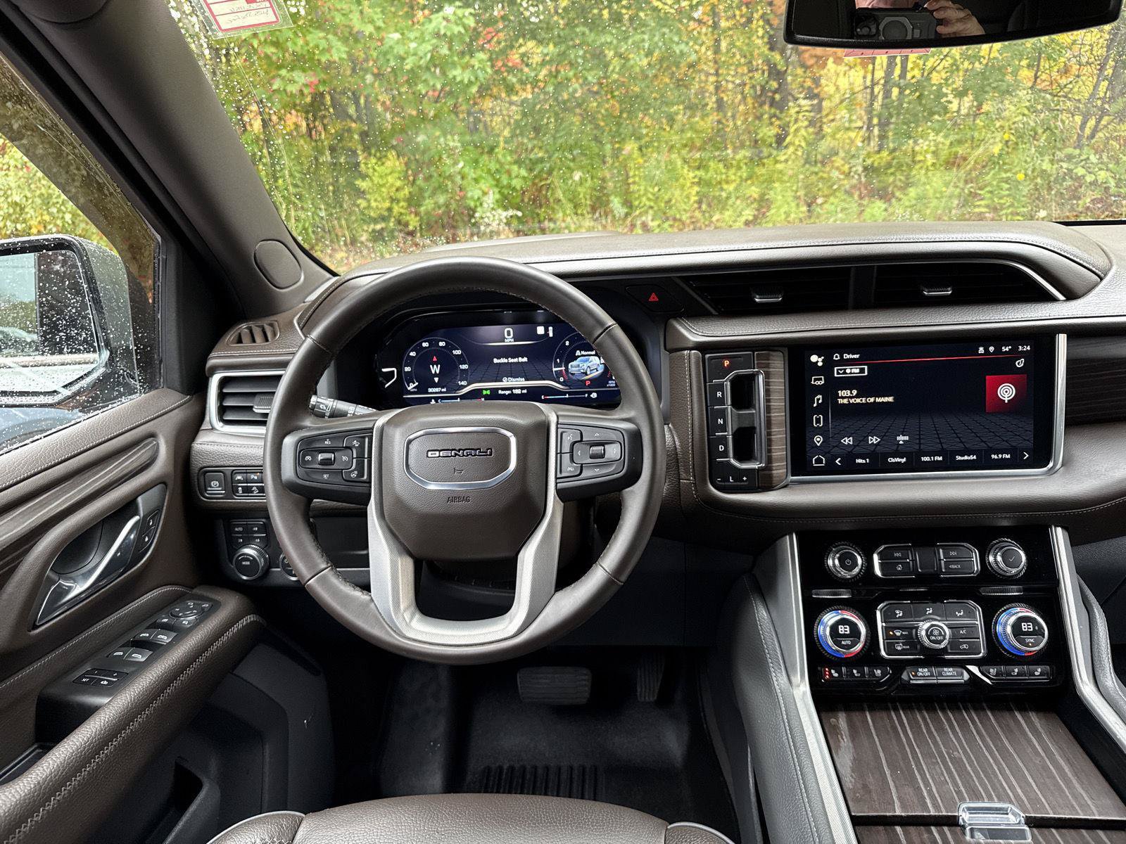 Used 2023 GMC Yukon Denali AWD/4WD image 17
