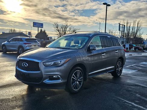 Used 2019 INFINITI QX60 Luxe w/ Sensory Package image 3