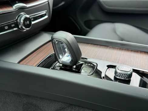 Certified 2023 Volvo XC60 B5 Plus w/ Climate Package AWD/4WD image 31