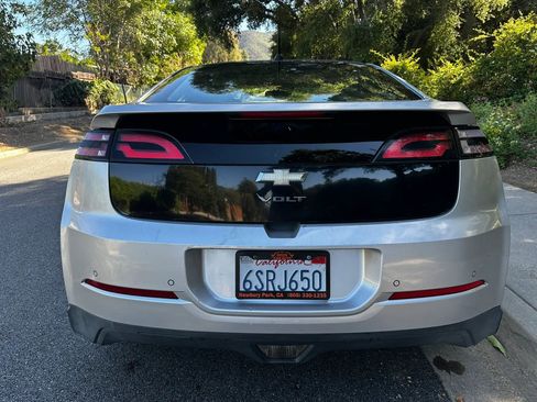 Used 2012 Chevrolet Volt Premium w/ Premium Trim Package image 4