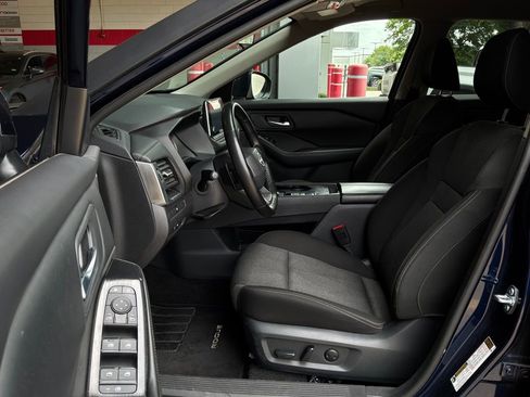 Used 2025 Nissan Rogue SV FWD image 10