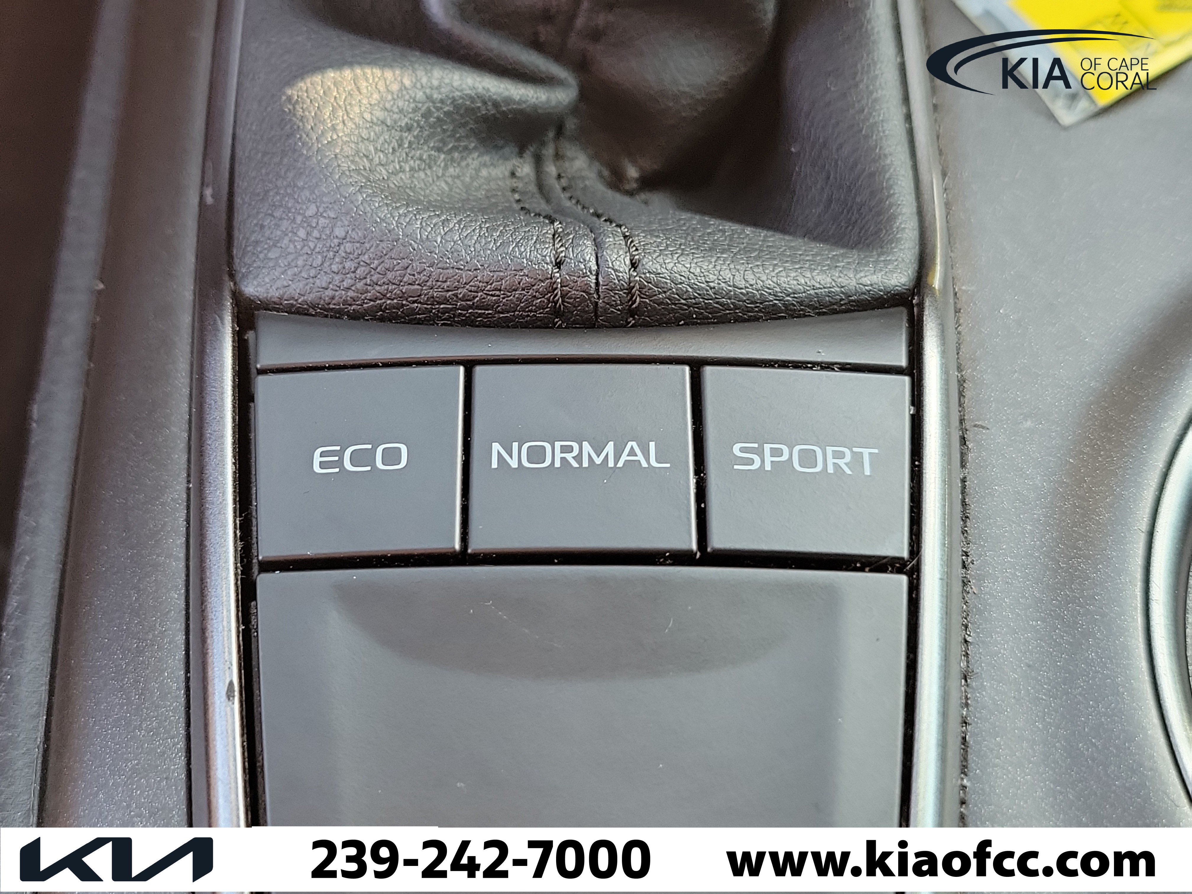 Used 2023 Toyota Camry SE w/ Convenience Package FWD image 29