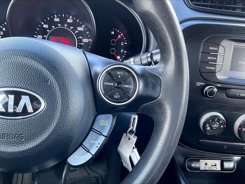 Used 2019 Kia Soul FWD image 23
