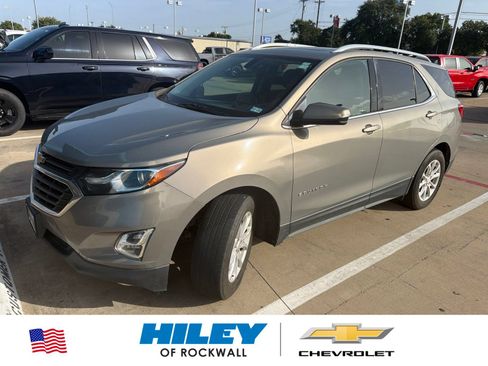 Used 2018 Chevrolet Equinox LT w/ Sun & Infotainment Package AWD/4WD image 1