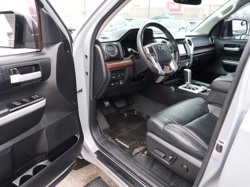 Used 2018 Toyota Tundra Limited w/ Limited Premium Package image 13