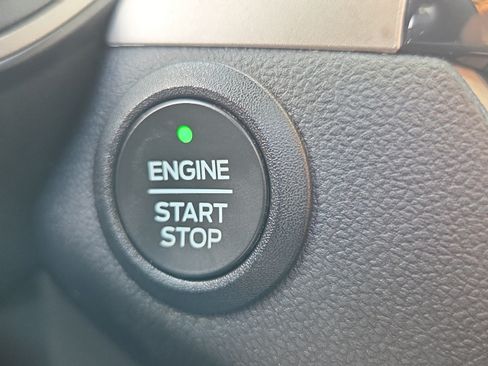 Used 2022 Ford Escape SE w/ SE Sport Appearance Package FWD image 22