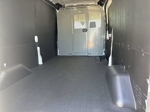 New 2026 Ford Transit 250 148 Medium Roof w/ Load Area Protection Package RWD image 16