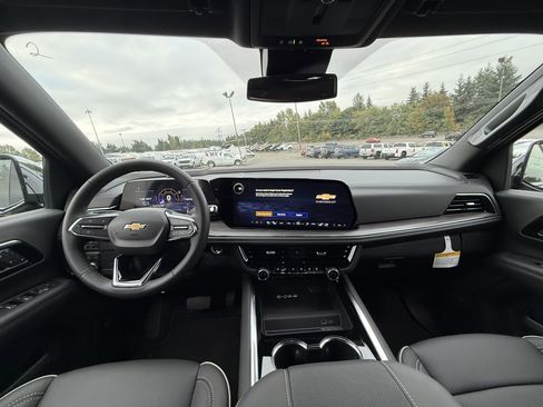 New 2025 Chevrolet Suburban Premier image 16