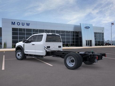 New 2025 Ford F550 4x4 SuperCab Super Duty image 4