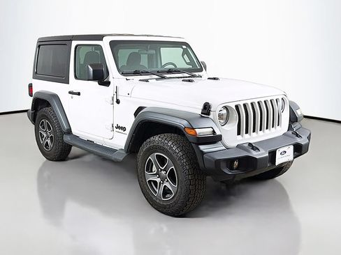 Used 2023 Jeep Wrangler Sport AWD/4WD image 2