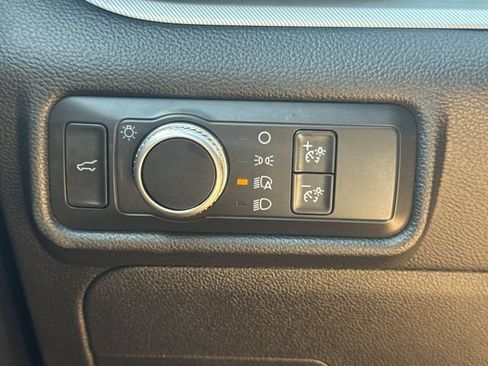 Used 2020 Ford Explorer XLT AWD/4WD image 21