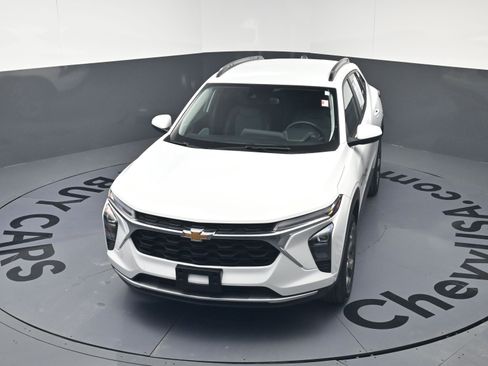 Certified 2025 Chevrolet Trax LT w/ Driver Confidence Package image 29