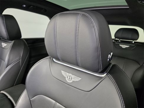 Used 2019 Bentley Bentayga image 12