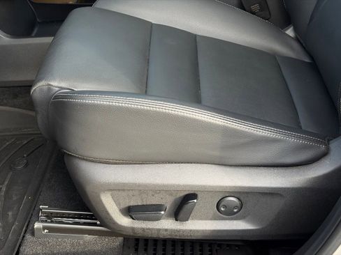 Certified 2024 Nissan Rogue SL w/ SL Premium Package image 13