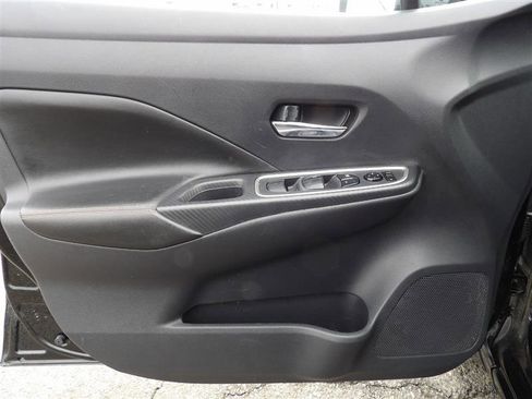 Used 2020 Nissan Versa SR w/ Convenience Package image 23