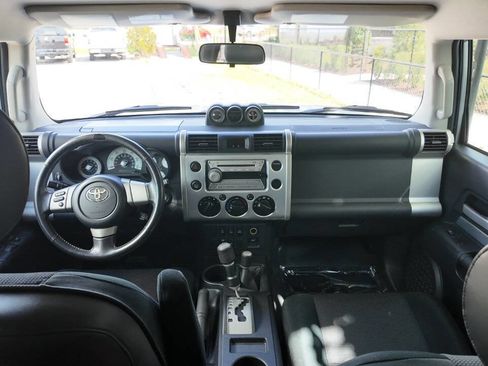 Used 2008 Toyota FJ Cruiser 4WD image 10