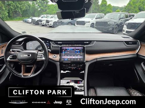 Used 2023 Jeep Grand Cherokee L Summit w/ Advanced Protech Group IV AWD/4WD image 27