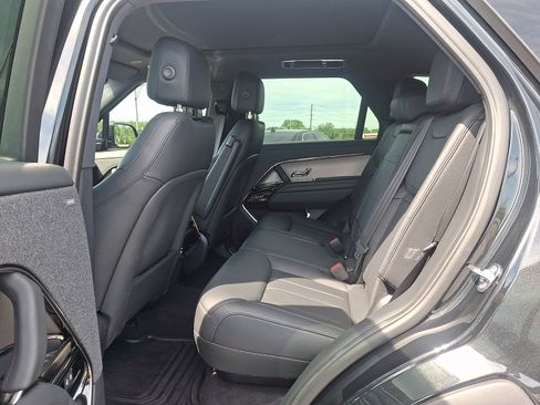 Used 2025 Land Rover Range Rover Sport AWD/4WD image 10