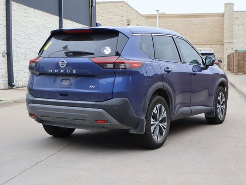 Used 2021 Nissan Rogue SV w/ Premium Package FWD image 3