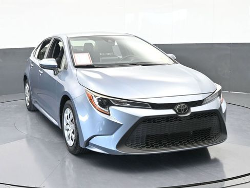 Used 2021 Toyota Corolla LE image 9