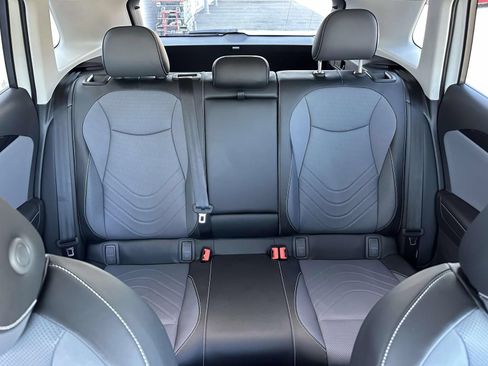 New 2026 Volkswagen Tiguan SE AWD/4WD image 14