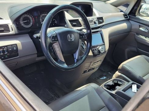 Used 2016 Honda Odyssey Touring Elite image 5
