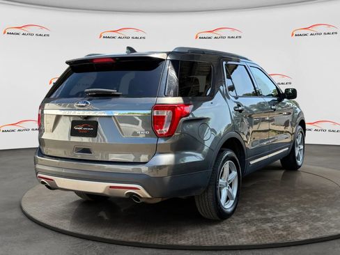 Used 2017 Ford Explorer XLT AWD/4WD image 10