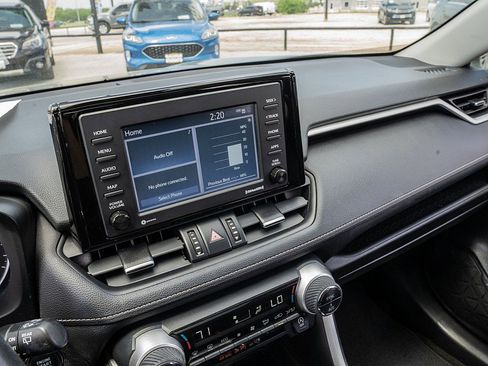 Used 2021 Toyota RAV4 XLE Premium FWD image 29