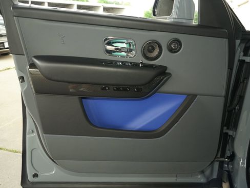 Used 2023 Rolls-Royce Cullinan Black Badge w/ Driver's Package image 37