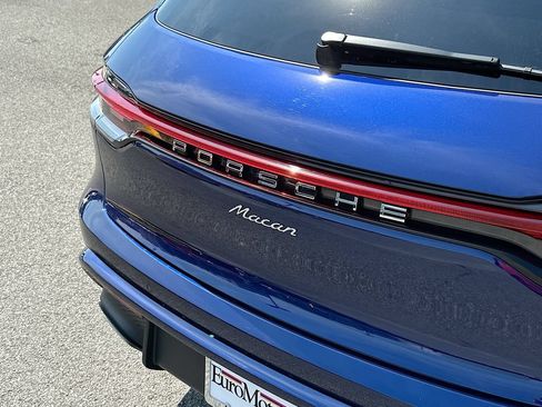 Certified 2026 Porsche Macan AWD/4WD image 34