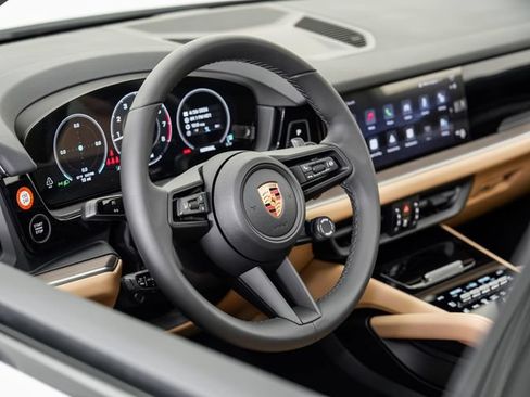 New 2026 Porsche Cayenne AWD/4WD image 9