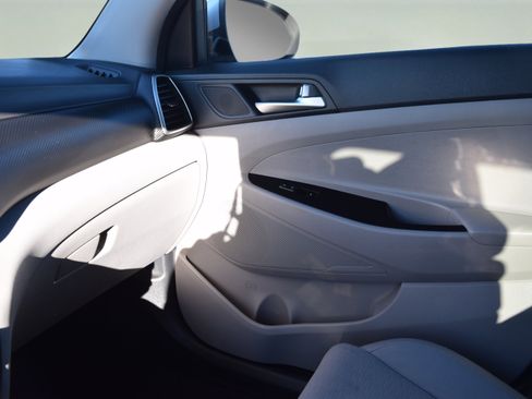 Used 2019 Hyundai Tucson SE image 14