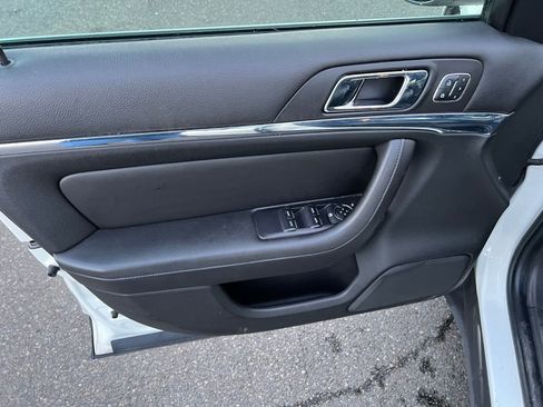 Used 2013 Lincoln MKS AWD image 11