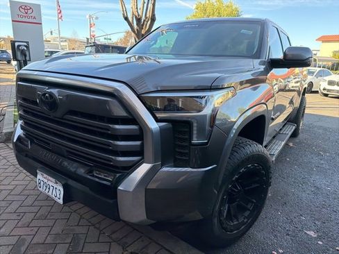 Used 2023 Toyota Tundra Limited image 12