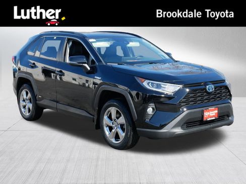 Used 2021 Toyota RAV4 XLE Premium image 1