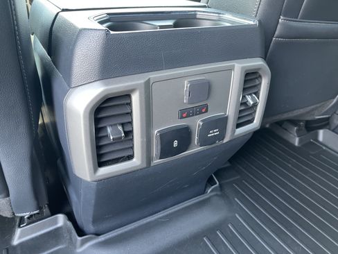 Used 2022 Ford F250 Lariat w/ Black Appearance Package AWD/4WD image 18