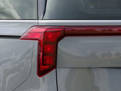 New 2026 Kia Carnival EX FWD image 11