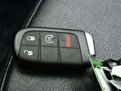 Used 2025 Jeep Compass Limited AWD/4WD image 29
