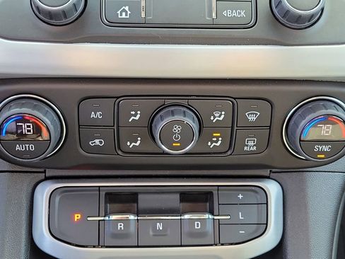 Used 2023 GMC Acadia SLE w/ Driver Convenience Package image 31