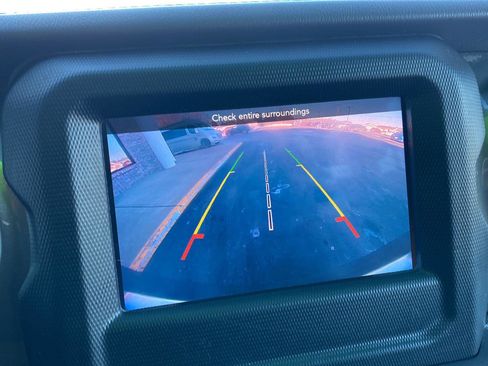 Used 2019 Jeep Wrangler Unlimited Sahara image 13